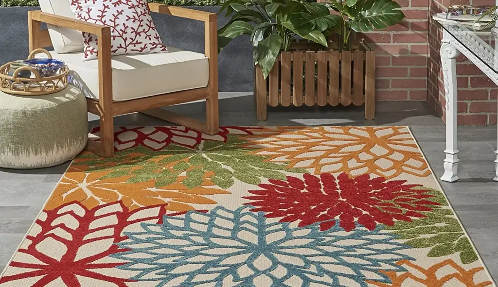 OUTDOOR RED/WHITE HAND TUFTED RUG